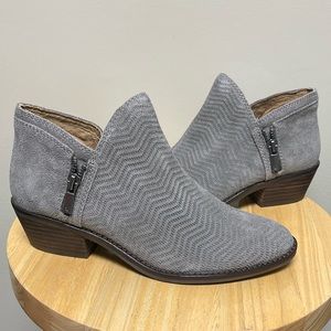 Lucky Brand LP-FHUNA Titanium Oil Suede Ankle Boots